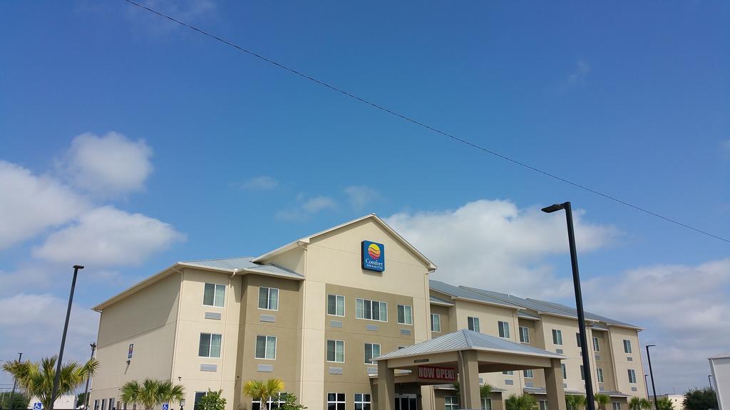Comfort Inn & Suites Lakeside Eagle Pass Exterior photo