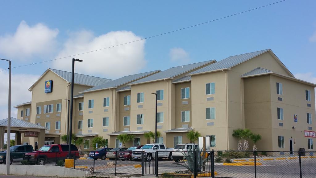 Comfort Inn & Suites Lakeside Eagle Pass Exterior photo