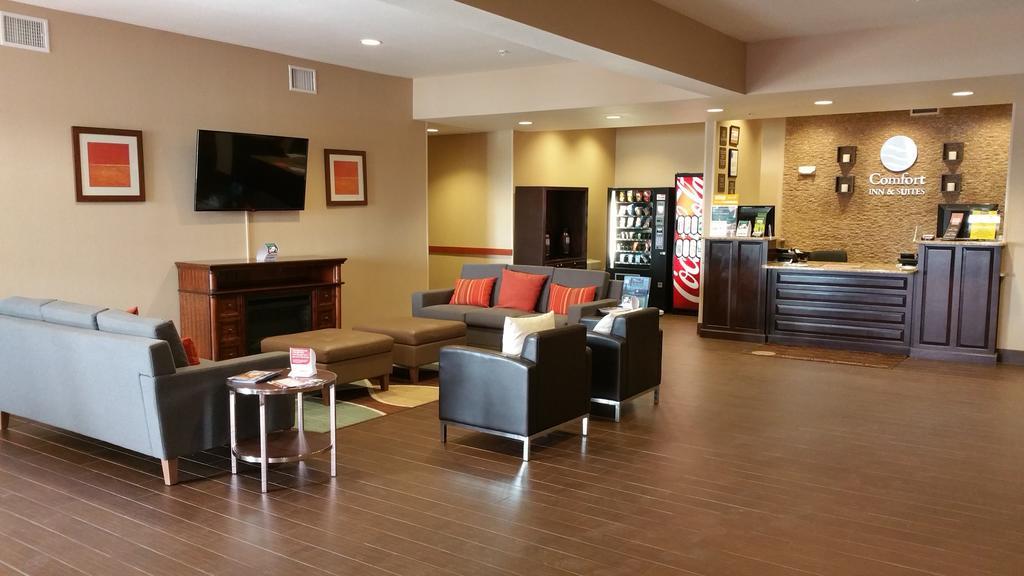 Comfort Inn & Suites Lakeside Eagle Pass Exterior photo